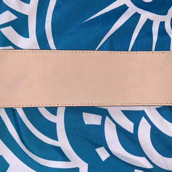 Banana Republic patent leather wide belt size medium. Black - Picture 5 of 10